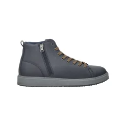 Sneakers in memory active.