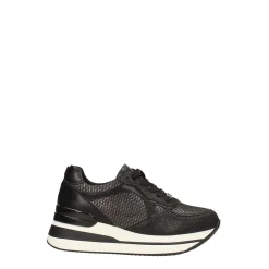 Sneakers nere con inserti in tessuto. Tacco alto 4cm