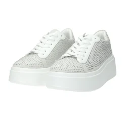 Sneakers ricoperte da strass. Tacco alto: 5 cm