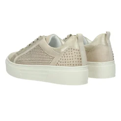 Sneakers ricoperte da strass. Tacco alto: 5 cm