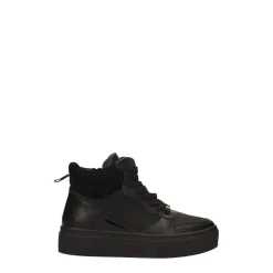 Sneakers total black con suola alta 3.5cm