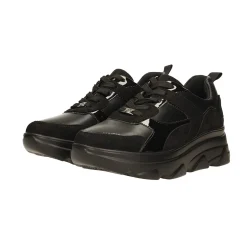 Sneakers total black. Suola alta 5cm