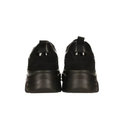 Sneakers total black. Suola alta 5cm