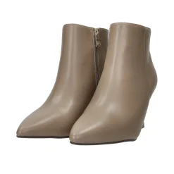 Stivaletti a punta. Tacco alto 7cm