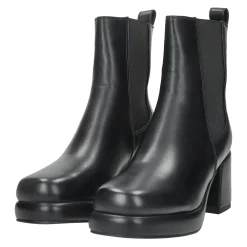 Stivaletti con bande elasticizzate. Tacco alto 7cm