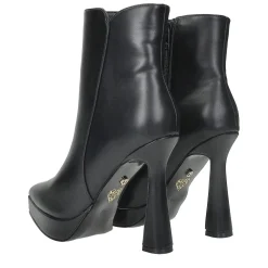 Stivaletti con dettagli stretch.Tacco alto 12cm