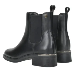 Stivaletti con dettaglio metallizzato.Tacco alto 4cm