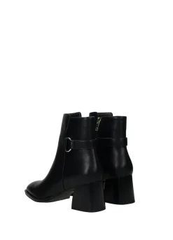 Stivaletti con fibbia