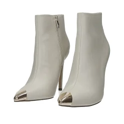 Stivaletti con inserto sulla punta. Tacco alto 10 cm