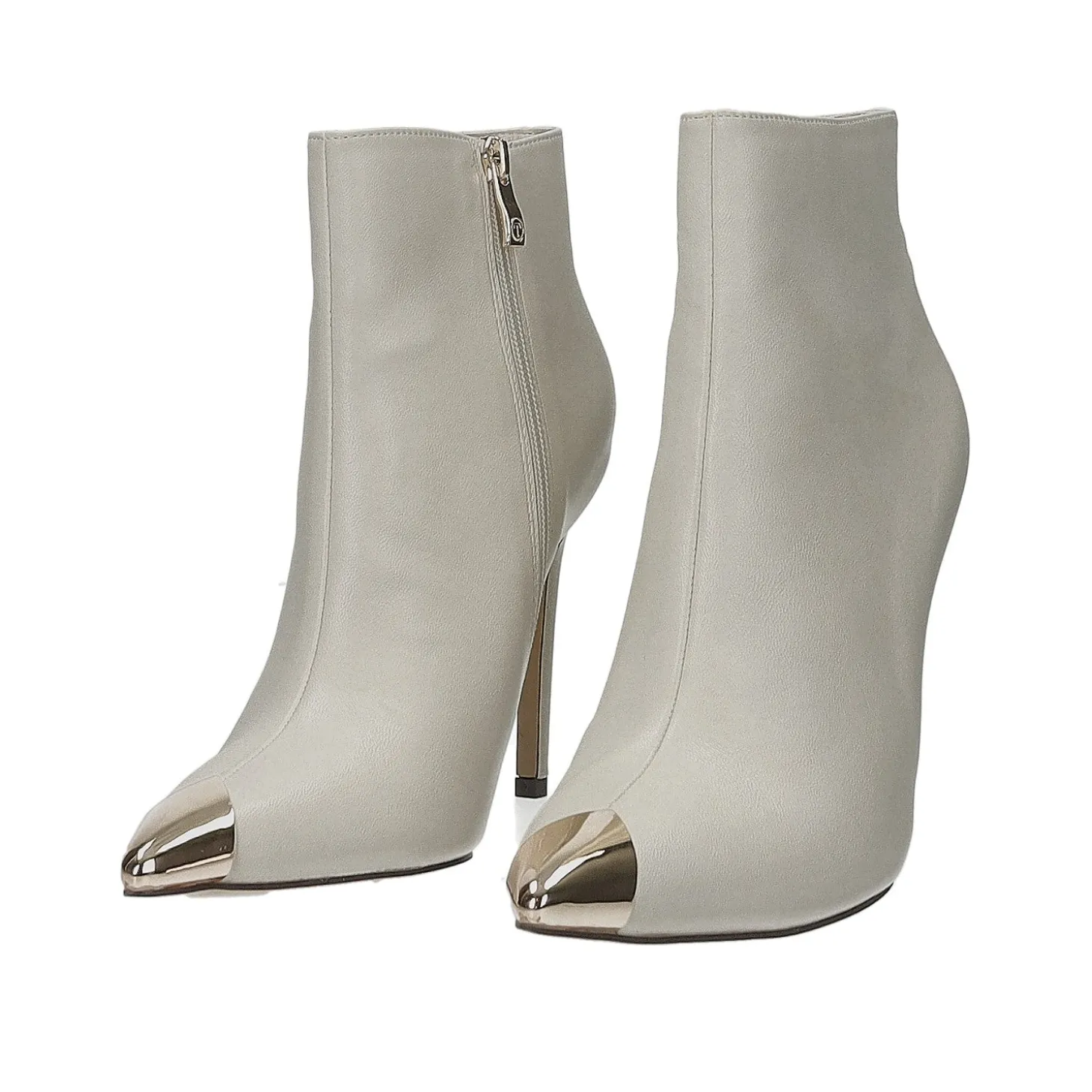 Stivaletti con inserto sulla punta. Tacco alto 10 cm