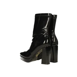 Stivaletti con punta squadrata e plateau in vernice. Tacco alto 10cm