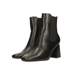 Stivaletti con punta squadrata. Tacco largo alto 8cm