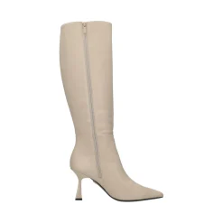 Stivaletti con tacco a rocchetto. Tacco alto 8cm