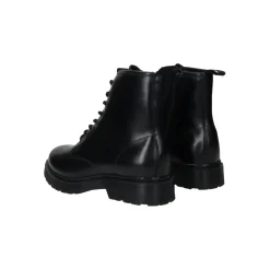 Stivaletti in vera pelle con suola carrarmato