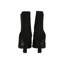 Stivaletti scamosciati a punta. Tacco alto 9cm