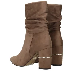 Stivaletti scamosciati. Tacco alto 9cm