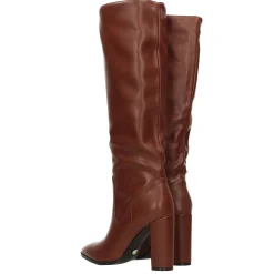 Stivali a punta. Tacco alto 10cm