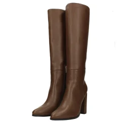 Stivali a punta. Tacco alto 9cm