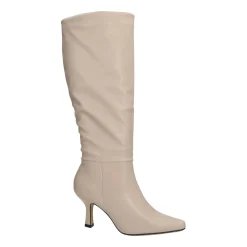 Stivali a punta. Tacco alto 8cm