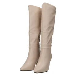 Stivali a punta. Tacco alto 8cm