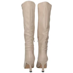 Stivali a punta. Tacco alto 8cm