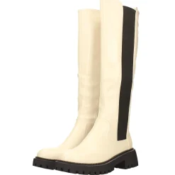 Stivali con suola carrarmato. Tacco alto 4.5cm