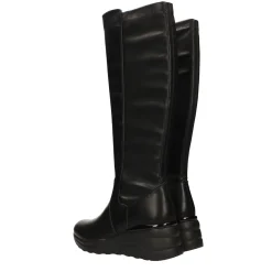 Stivali con suola in gomma. Tacco alto 6cm