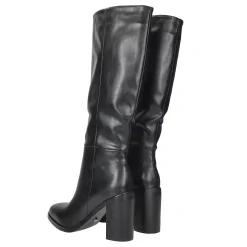 Stivali con tacco chunky. Tacco alto 7cm