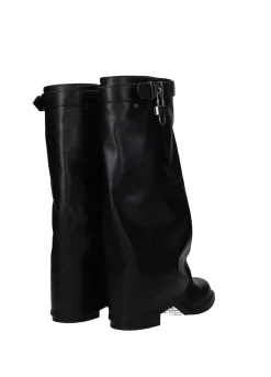 Stivali Dettaglio Lucchetto