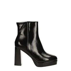 Tronchetti in vernice con punta squadrata. Tacco alto 10cm