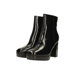 Tronchetti in vernice con punta squadrata. Tacco alto 10cm